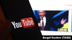 Mogu li ruski regulatori usporiti uslugu YouTube video streaminga do te mjere da ruskim gledaocima to dosadi i da zato pređu na lakše kontrolisane domaće alternative?