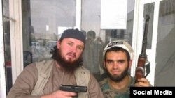 Foto iz ljeta 2014 Lavdrim Muhaxheri (lijevo) i Basri Sylejmani (desno)