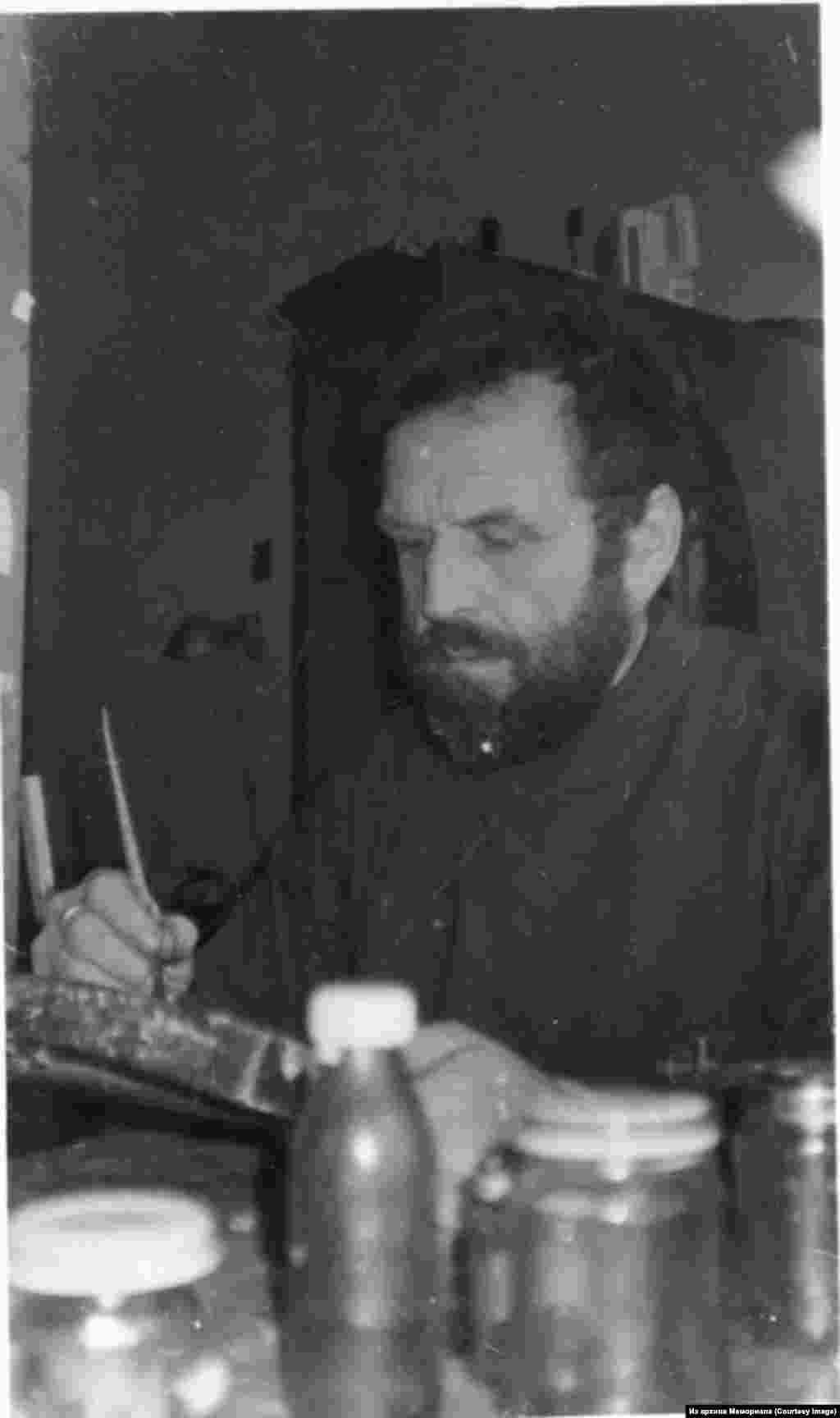 Виктор Капитанчук, родился в 1945. Член-основатель "Христианского комитета защиты прав верующих в СССР", политзаключенный (1980). 