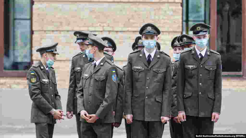 Ліцеїсти під час урочистих заходів, присвячених новому навчальному року та святу «Першого дзвоника», на території військового ліцею імені Івана Богуна, в Києві