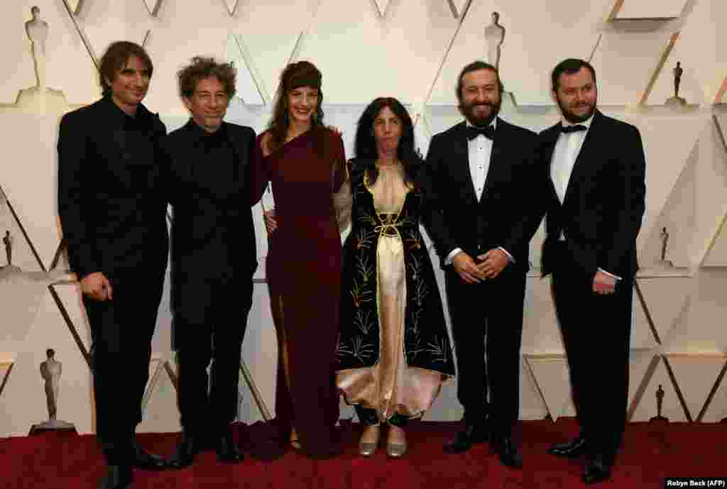 Ekipa iz Sjeverne Makedonije, čiji film "Honeyland" je bio nominovan za Oskara u dvije kategorije. Film koji su režirali Tamara Kotevska i Ljubomir Stefanov nominovan je za najbolji dokumentarni i najbolji strani film.