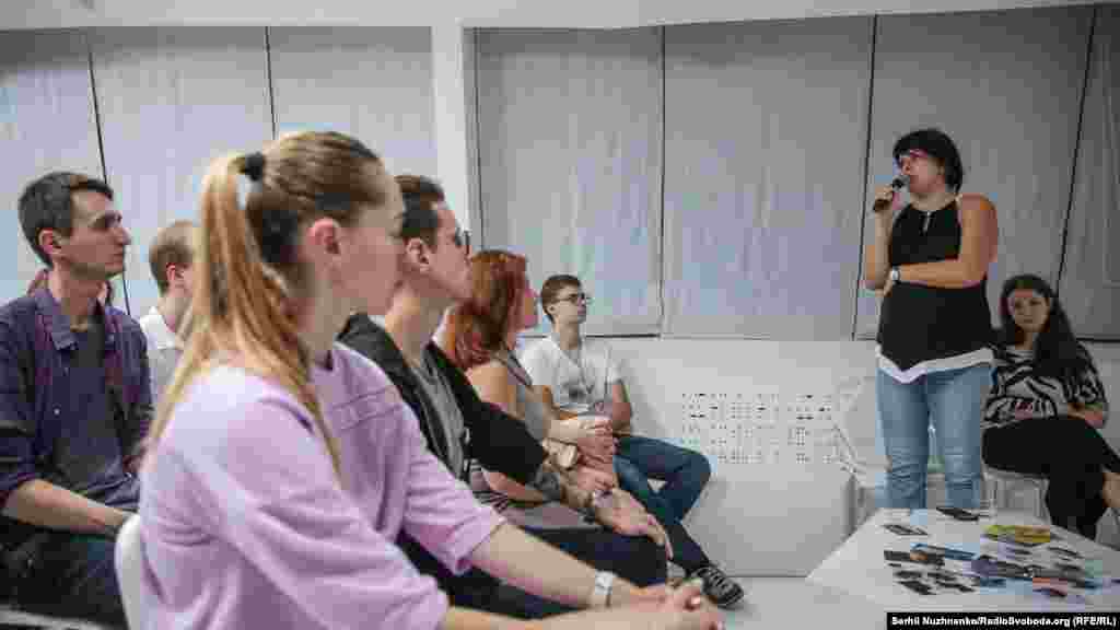 130 днів тому Сенцов оголосив безстрокове голодування з вимогою звільнити всіх українських політв'язнів, які перебувають у російських в'язницях. Стан його здоров'я погіршується