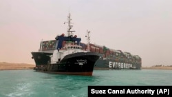 Рятувальна група продовжить спроби зрушити судно з місця 14:00 за єгипетським часом (15:00 за київським часом)