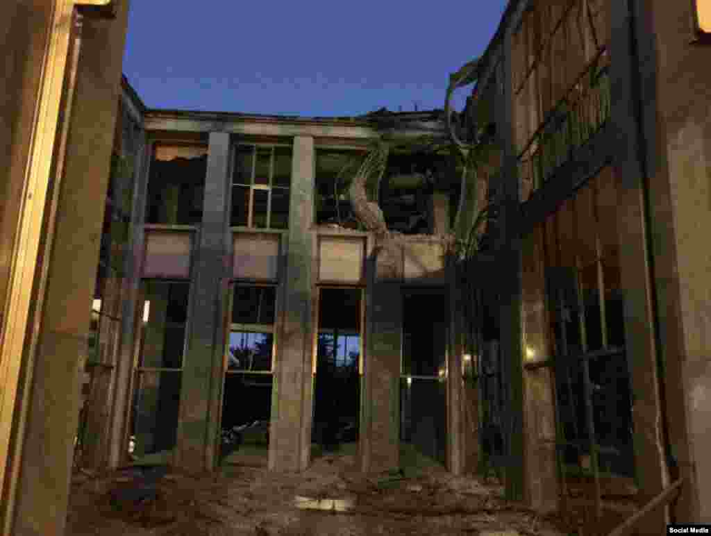 U napadu pučista u Ankari oštećena je zgrada parlamenta.