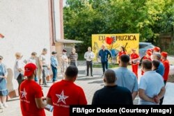 Fotografie publicată de Igor Dodon de la o întâlnire cu colectivul Școlii de Muzică din Șoldănești, despre care spune că le-a vorbit despre inițiativele Blocului Patriotic pentru sistemul educațional