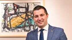 Lomi li se čudnovata voćka?  Lomi li se čudnovata voćka?