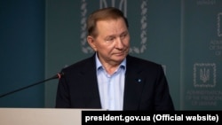 Голова української делегації на переговорах у Мінську Леонід Кучма