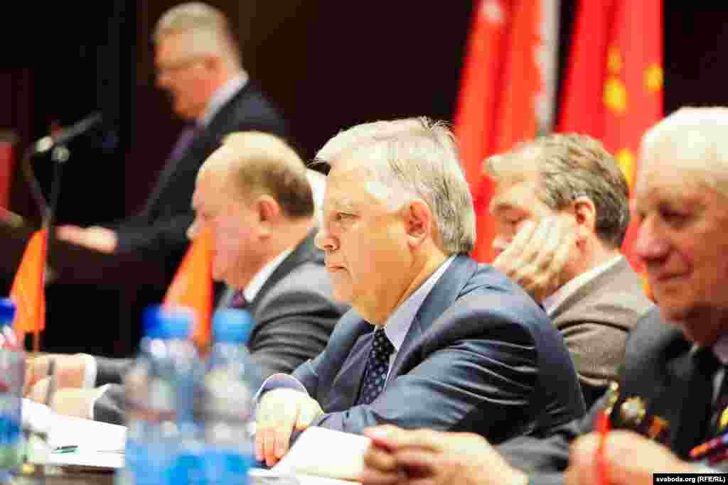 Лидер украинский коммунистов Петр Симоненко в президиуме съезда