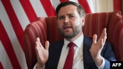 Вэнс подчеркнул, что на данный момент ни Россия, ни Украина не готовы к миру, но в США надеются, что это все же изменится