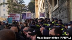 საპროტესტო აქცია პარლამენტის შენობასთან. 4 თებერვალი, 2024 წელი 