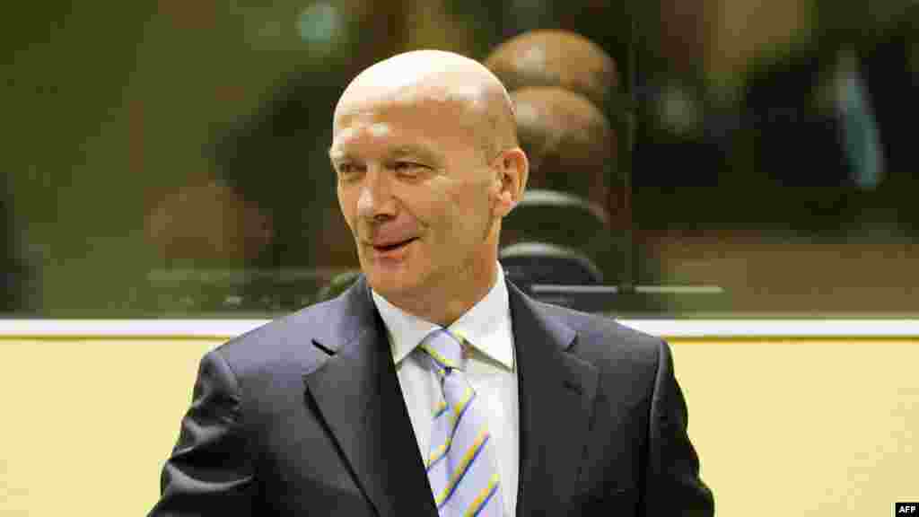 Jadranko Prlić u sudnici, neposredno prije izricanja presude.