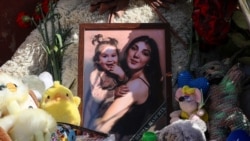 Kijev se oprašta od dvogodišnjakinje poginule u ruskom napadu Kijev se oprašta od dvogodišnjakinje poginule u ruskom napadu