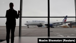 "აეროფლოტის" ავიახომალდი Airbus A350-900. შერემეტევოს საერთაშორისო აეროპორტი, მოსკოვი.