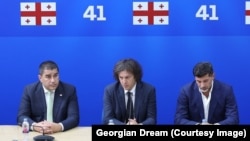 ფოტოზე: შალვა პაპუაშვილი, ირაკლი კობახიძე, კახა კალაძე.