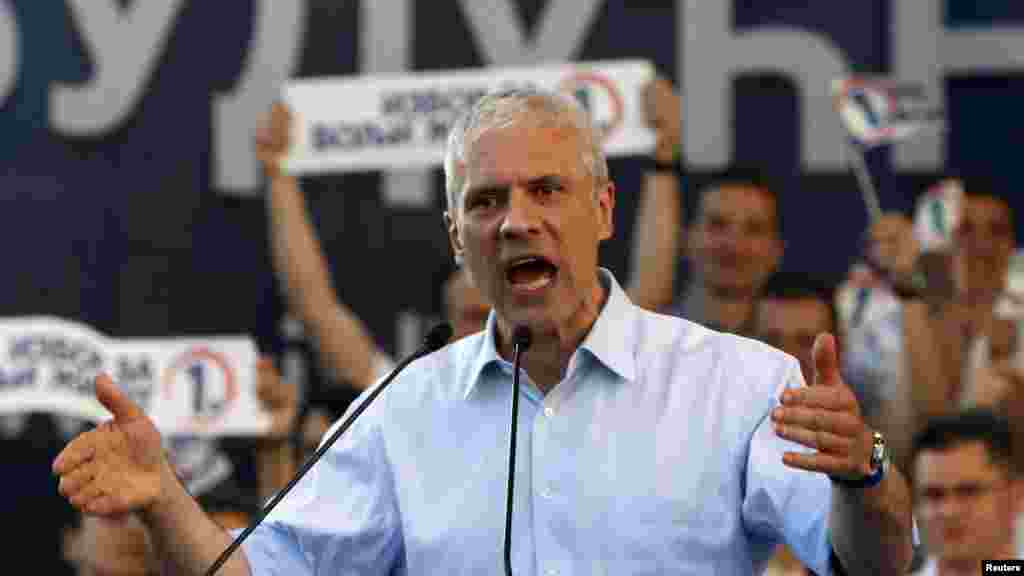 Srbija - Predsjednički kandidat Boris Tadić na svojoj predizbornoj kampanji u Nišu, 27. april 2012.