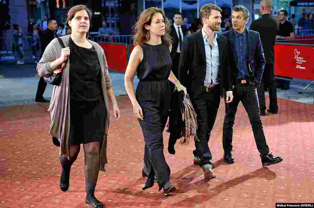 Producentica filma "Zemlja oluja" Eszter Gyárfás (druga lijevo) i režiser Ádám Császi (prvi desno)