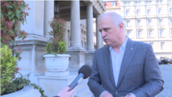 Sve potrepštine će biti dostavljene ispred vrata, lica koja obavljaju dostavu biće na bezbednoj razdaljini i nikakvog kontakta neće biti: Goran Vesić