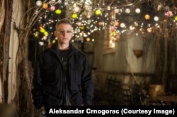 Janko Radičević je rođen u Beogradu 1996. godine. Studira mađarski jezik, književnost i kulturu i trenutno boravi u Mađarskoj gde je na usavršavanju jezika.