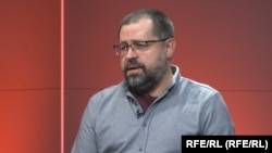 Mihai Grecea, supraviețuitor de la Colectiv, spune că România nu are suficienți medici de specialitate care să lucreze în cele trei spitale pentru mari arși aflate în construcție.