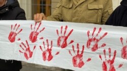 Na protestima u Srbiji tražena odgovornost za pogibiju 15 ljudi u Novom Sadu
 Na protestima u Srbiji tražena odgovornost za pogibiju 15 ljudi u Novom Sadu