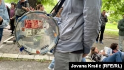 'Tu smo dok ne budu oslobođeni': Blokada suda u Novom Sadu zbog pritvorenih aktivista