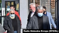 Pripadnici Ravnogorskog četničkog poketa ispred Suda BiH - prvi u sredini prvooptuženi Dušan Sladojević, lijevo u drugom redu Slavko Aleksić i desno Risto Lečić.