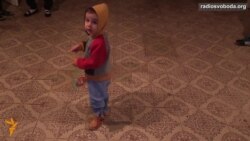 Діти ходять у школу хвилин 40 через ліс – переселенка у Святогірську Діти ходять у школу хвилин 40 через ліс – переселенка у Святогірську