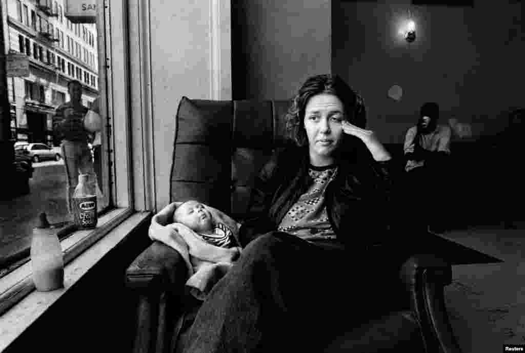 Дарси Падилья из США - победительница в категории "Долгосрочные проекты" с работой "Семейная любовь. Проект Джулия, 1993 - 2014". 