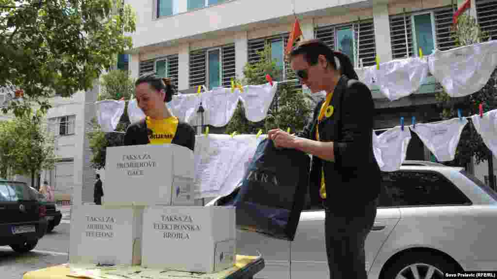 Crna Gora - Performans NVO MANS, Podgorica, 18. april 2012.