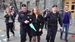 Акция в защиту Telegram у здания ФСБ Акция в защиту Telegram у здания ФСБ