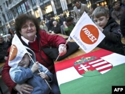 Oko milion Mađara u drugim državama su dobili državljanstvo svoje matice učestvujući na izborima 2014. godine tako što su glasali za Fides