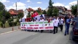 Kosovo: Odavanje pošte žrtvama genocida u Srebrenici Kosovo: Odavanje pošte žrtvama genocida u Srebrenici