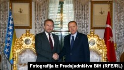 Susret člana Predsjedništva BiH Bakira Izetbegovića i turskog predsjednika Redžepa Tajipa Erdoana u aprilu 2016. u Istanbulu. 