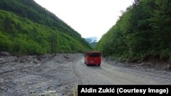 Iako je cesta zvanično zatvorena, promet nikada nije obustavljen, 7. maj 2025.