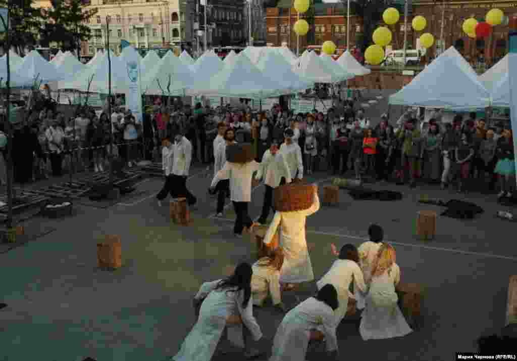 Спектакль "Лес" школы-студии МХАТ под руководством Дмитрия Брусникина