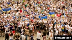 Футбольні фанати у Львові. Липень 2014 року