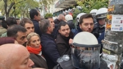 Nove ostavke i protesti zbog tragedije u Novom Sadu Nove ostavke i protesti zbog tragedije u Novom Sadu