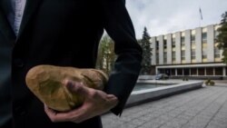 Bijeli hljeb - ko nije tražio, nije ni dobio Bijeli hljeb - ko nije tražio, nije ni dobio