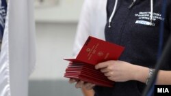 Student sa indexom, ilustrativna fotografija iz arhive