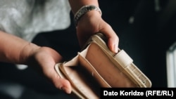 Svetska banka predviđa da će pandemija gurnuti u ekstremno siromaštvo oko 100 miliona ljudi u svetu