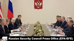 John Bolton na sastanku sa Nikolajem Patruševim, Moskva 22. oktobar