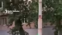 Hapšenja i zaletanje vozilima: Kako je policija razbijala barikade u Beogradu?
 Hapšenja i zaletanje vozilima: Kako je policija razbijala barikade u Beogradu?