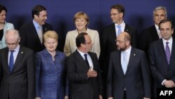 Фотографія учасників саміту Євросоюзу в Брюсселі, 27 червня 2013 року