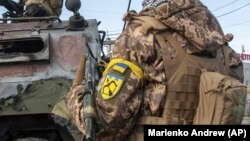 Бійці бригади розчищають завали (фото ілюстративне)