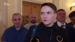 Звільнена із СІЗО Надія Савченко повернулася в Раду – відео Звільнена із СІЗО Надія Савченко повернулася в Раду – відео