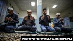 Вечерняя молитва в Рамадан