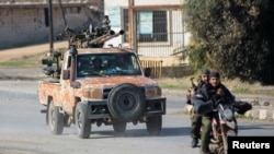 Sirijski pobunjenici u blizini Alepa, Sirija, 29. novembra 2024.