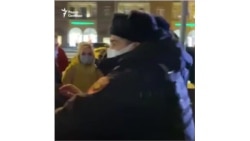 Задержания на антивоенной акции в Москве Задержания на антивоенной акции в Москве