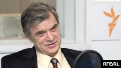 Former Supreme Soviet Chairman Ruslan Khasbulatov (file photo)