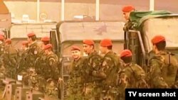 Pobuna Crvenih beretki 2001. godine na autoputu u Beogradu, arhivska fotografija